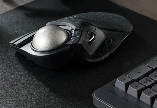 Elecom Huge Plus trackball mouse supports USB, Bluetooth, and 2.4 GHz wireless connections - Liliputing