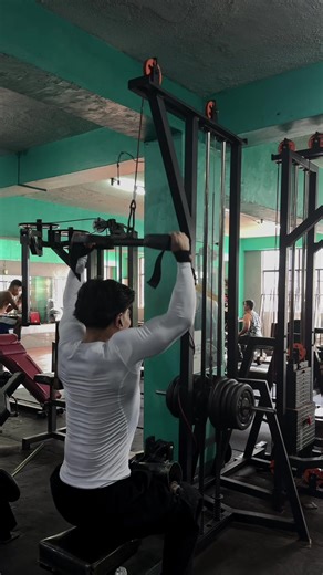 Why White Compression Long Sleeves Are a Game Changer in Fitness