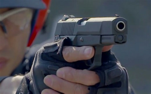 中国警用92式手枪15米精度射技巧微课程