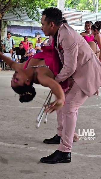 💃 Brilliant majorette ladies #viralvideo #dance #majorettes #dance #parade #musicband