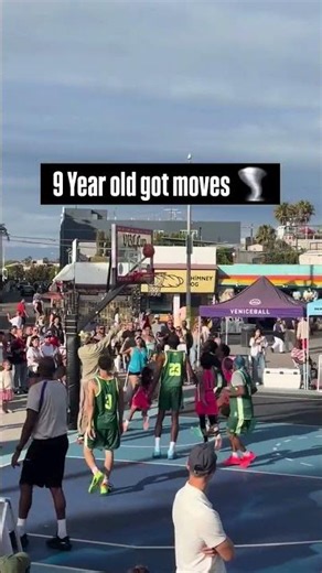 9 year old hooper has moves‼️