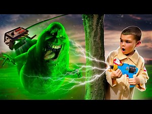 Ghostbuster trying to catch a ghost ! - Videos For Kids