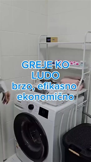 Zidna grejalica Bauer WH400 Cena: 4990din Zidna grejalica Bauer Mediteran snage 2000W. Sa dva nivoa jačine grejanja od po 1000/2000W. Poseduje PTC keramički grejni element. Od opcija nudi: ventilator, topao vazduh, vruć vazduh, daljinski upravljač, zaštitu od pregrevanja i tajmer za podešavanje željenog režima rada. Sve funkcije na daljinskom upravljaču. Pripremite se na vreme za predstojeću grejnu sezonu. Karakteristike - Zidna grejalica Bauer Mediteran WH-400 23266 Zidna grejalica Snaga: 2000 