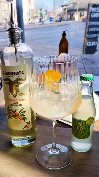 Visit Two Socks Gin Bar for some unique Gin & Tonics! #fyp #twosocksginbar #gintonic #bartender #drinks