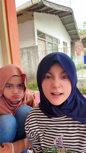 Good at gossiping 😅🤭