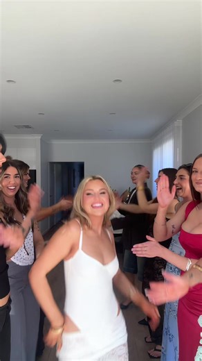 Indyah Go Crazy Dance Challenge