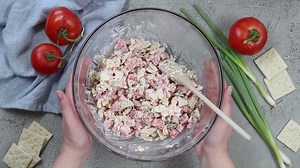 6.9K views · 30 reactions | This four ingredient Tomato Cracker Salad is an addictive Southern summer staple. Be prepared to fall head over heels for this easy recipe. Get the RECIPE >>> https://4sonrus.com/tomato-cracker-salad/ | 4 Sons 'R' Us | Facebook