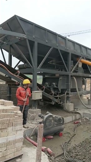 On-site working video of belt conveyor type concrete mixing plant.