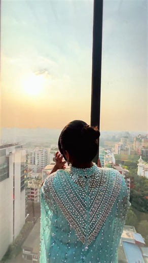 How’s the dress? 👗