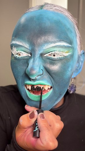Can You Paint Teeth Black with Essence Lash Princess Waterproof Liner?