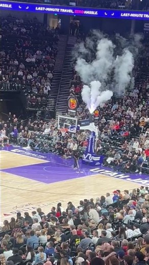 Utah Jazz fog machine malfunctions during live action #nba #utah #basketball #takenote