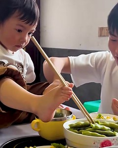 49K views · 173 reactions | Check out this little guy eating with toes! | Simple ideas | Facebook