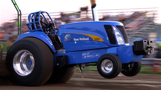 Light-Limited Pro Stock Tractors pulling at the Indiana Pulling League event in Tipton, IN! | BB Pulling Videos