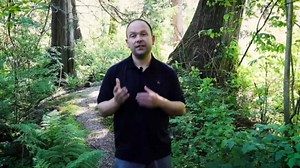 Gaia Green Bundle of Organic Fertilizers - Includes 2-8-4 Power Bloom and 4-4-4 All Purpose Fertilizer Plant Nutrients (2kg/4.4Lb tubs) with Pair of TOSSI Gardening Gloves