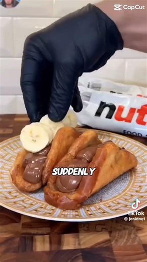 Expect this is my last year of elementary last moment of 6th grade last year with all my friends😔….