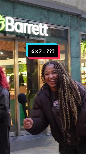 Straatinterview Rotterdam Lijnbaan Part 2! Weet jij het antwoord??? 👩‍🏫 #straatinterviews #surinametiktokers🇸🇷🇸🇷🇸🇷 #school #rotterdam #bykeesha