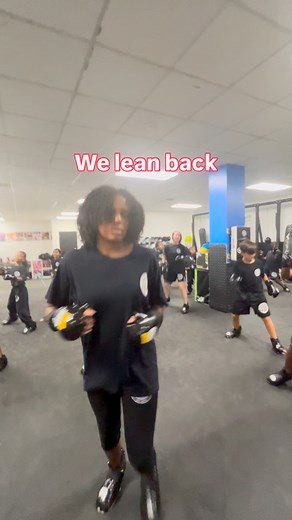 We lean back | Willie Johnson