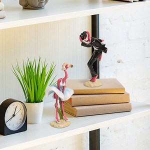 Flamingo Decor, Resin Mr and Mrs Pink Flamingo Statue Indoor Decoration for Home Office, Collectible Figurines Gift for Anniversary Wedding