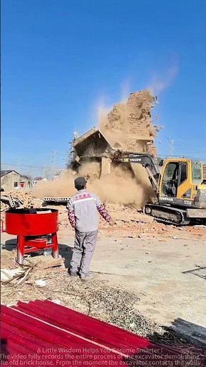【Full Demolition Process】From Destruction to Collaps, Watch How the Excavator Demolishesth Ol Brick