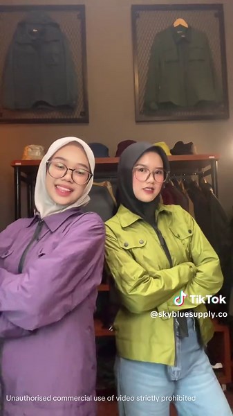 Choosing Your Favorite Color: Purple or Green?