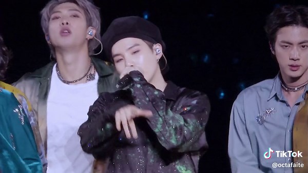 Let Go 🎶 #방탄소년단 #bts #bangtan #btsarmy #rm #jin #suga #jhope #jimin #taehyung #jungkook #fyp no copyright infringement intended. all credits to the owners. cr.namuspromised