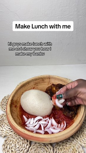 Here is another way to make your banku, by substituting the cassava dough with gari, trust you’ll try it because it’s so delicious and convenient. Happy Sunday guys! . . . #banku #ghanaianfoodnetwork #viral #cookingwithlila #fyp #lunchideas #withlovelila