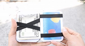 DIY No-Sew Magic Wallet From a Box