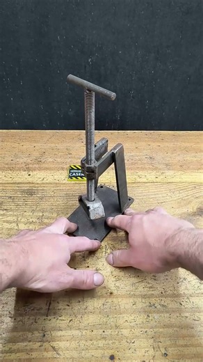 Idea para hacer una mini prensa tornillo muy funcional
