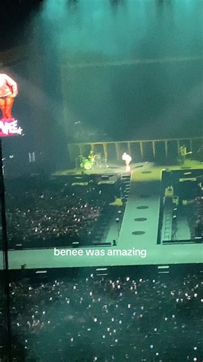 Nostalgic Concert Moments with Benee