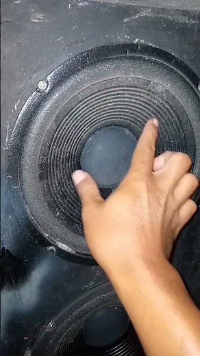 How to check if a speaker is still good using your hands