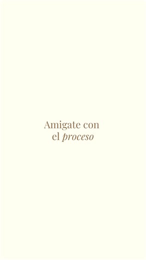 Pia Funes 🌿 Coach de Hábitos & Mentalidad on Instagram: "Pretender cambiar hábitos de años en un solo día es como querer hablar otro idioma después de una sola clase 🫠 Los procesos llevan tiempo. Y eso también está bien. Amígate con ellos y disfruta el camino 🌈 #procesos #habitosreales #conciencia #alimentacionreal #mindset amorpropio"