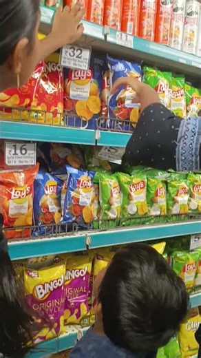 Pringle chips box pina vundi bunty Nv entha jump chesina neku andadi