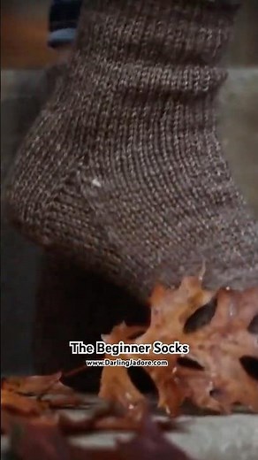 The Beginner Socks knitting pattern • Darling Jadore • #knittingpatterns #knitsocks