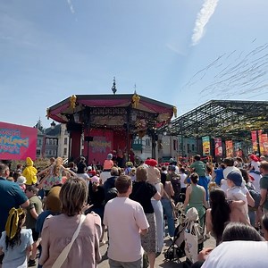 25 jaar De Kabouterdans, dat vraagt om de allergrootste Kabouterdans OOIT 😍! En of het een megafeestje was in Plopsaland De Panne 🎉! | Plopsaland Belgium