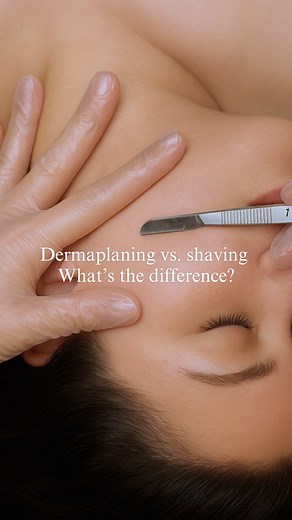 ✨ Dermaplaning vs. Shaving – What’s the Difference? ✨ Let’s clear this up, they look similar, but they’re not the same thing! 😄 Shaving just removes the hair on the surface, while dermaplaning takes it to the next level, it gently removes dead skin cells and peach fuzz for that super smooth, glowy finish. ✨ Think of it as exfoliation glow in one step. 💆‍♀️ Your skincare and makeup go on like a dream after! 💖 And here’s the thing, there’s nothing wrong with shaving, but if it’s done too often 