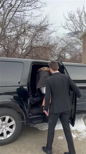 First dates! Remember those days? Pure magic! #limo #prom