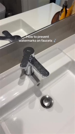 Soshi on Instagram: "Beatriz | MakeLifeSimpler • 2 Here’s an easy trick to keep your faucets sparkling! Simply rub candle wax over the faucet and polish it with a dry microfiber cloth for a smooth, water-repellent finish. You can also use wax paper for the same effect! Both methods create a barrier that helps prevent those stubborn hard water stains, keeping your faucets looking brand new! #diycleaning #cleaninghacks #Home #homehacks #unitedstatesofamerica"