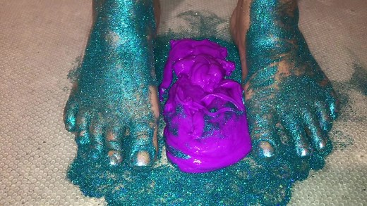 #slimemix #slime #asmr #glitter #feet #fun #barefeet #footcrushing
