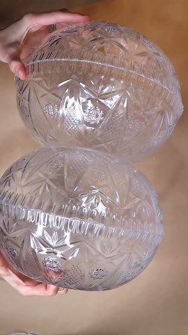 Grab string lights and a Dollar Tree bowl 🎅