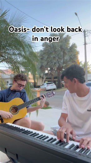 Don’t look back in anger/ oasis. Piano: Thiago Coradello #oasismusic #liamgallagher #oasis #guitar