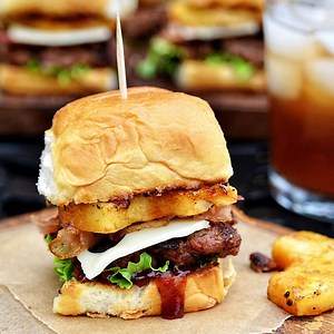 267K views · 299 reactions | Fire up the grill for this mini HAWAIIAN BURGER! print recipe: https://tidymom.net/hawaiian-burger-recipe/ | TidyMom | Facebook