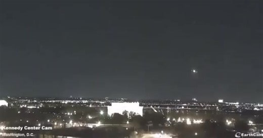American Airlines plane (AA 5342) from Wichita collided with a helicopter while landing at Reagan National Airport in Washington, DC. 60 reported onboard Fatalities have been reported, and an extensive search and rescue operation is underway in the Potomac River. | arubanative.com