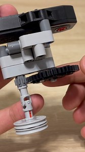 LEGO Fast Spinning Top Tutorial #lego #technic #legomoc #mechanism #experiment #diy #legotutorial #legos #legotechnicmoc #legotips #legotricks | Bricks Master Builders