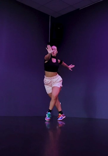 Dance with Nisa: Experience Afro House from Angola