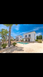 2 bedroom 2 bathroom detached villa with private SWIMMING POOL on a 410m2 plot located just 400m from the sea in popular Ayia Thekla. This is a fantastic opportunity to purchase a coastal villa in an idyllic location so close to the Mediterranean Sea that you can walk along the sand with your morning coffee. Offered for sale fully furnished, this property is one of only 8 on a small cul de sac complex. ID: CET102 PRICE: €265,000 ☎️ 23811870/ 99841038 #ayiathekla #coastal #villa #forsale #pool #s