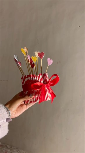 Diy cute Heart pot for her/ him 🫶#diy #trendingshorts #craftyhome #valentinegift #craftyideas