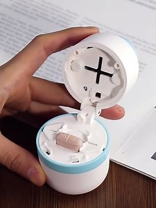 Pill Cutter - Pill Splitter with Stainless Steel Blade for Cutting Small Pills or Large Pills in Half or Quarter, Suitable for Cuting Vitamins, Tablets