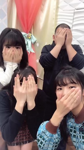 ももクロのプロデューサー川上さんと番組中に撮ってもらいました😆 #concalma #ビッグフェイスチャレンジ #ももクロ #クラポ #アイドル #アキラかわいい #クラポかわいい