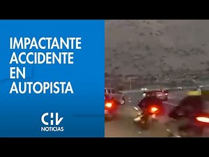 Motos impactaron autos: Fatal accidente en autopista durante carrera clandestina