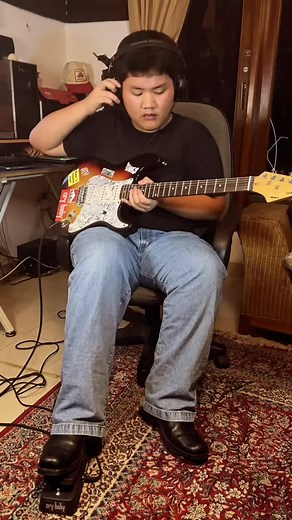 14 comments | Solo Voodoo Child cover . . #SRV #stevierayvaughan #voodoochild #jimmyhendricks #guitar #musicproduction #blues #performance | Aiden Arya Lubis Music | Facebook